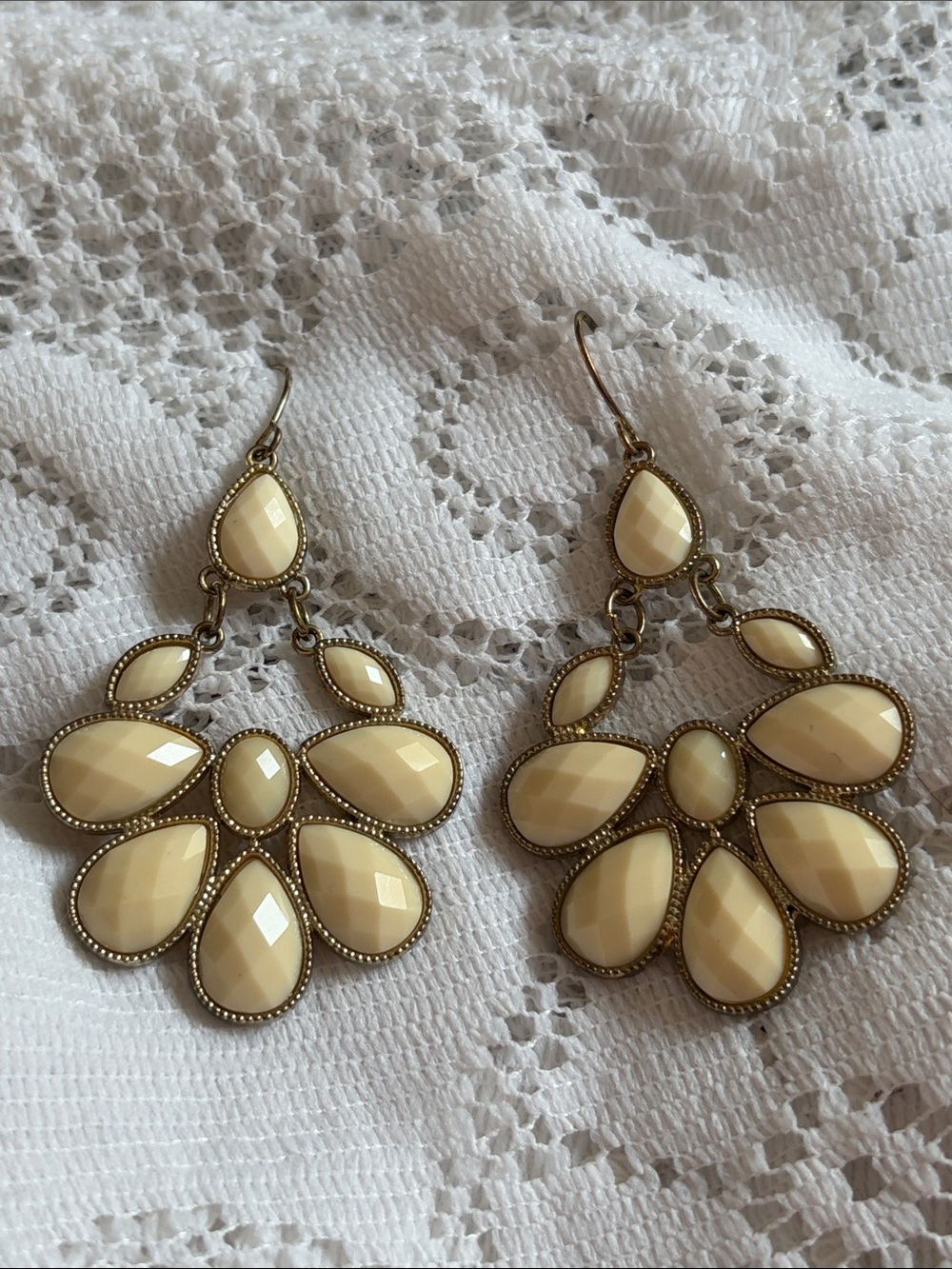 3/$30✨Elegant Golden & Cream Chandelier Statement Earrings